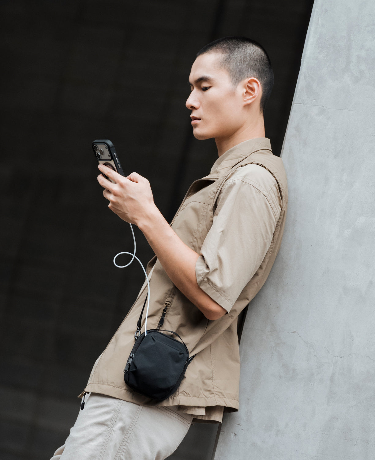 Essential 0.5L 隨行小包 探索黑